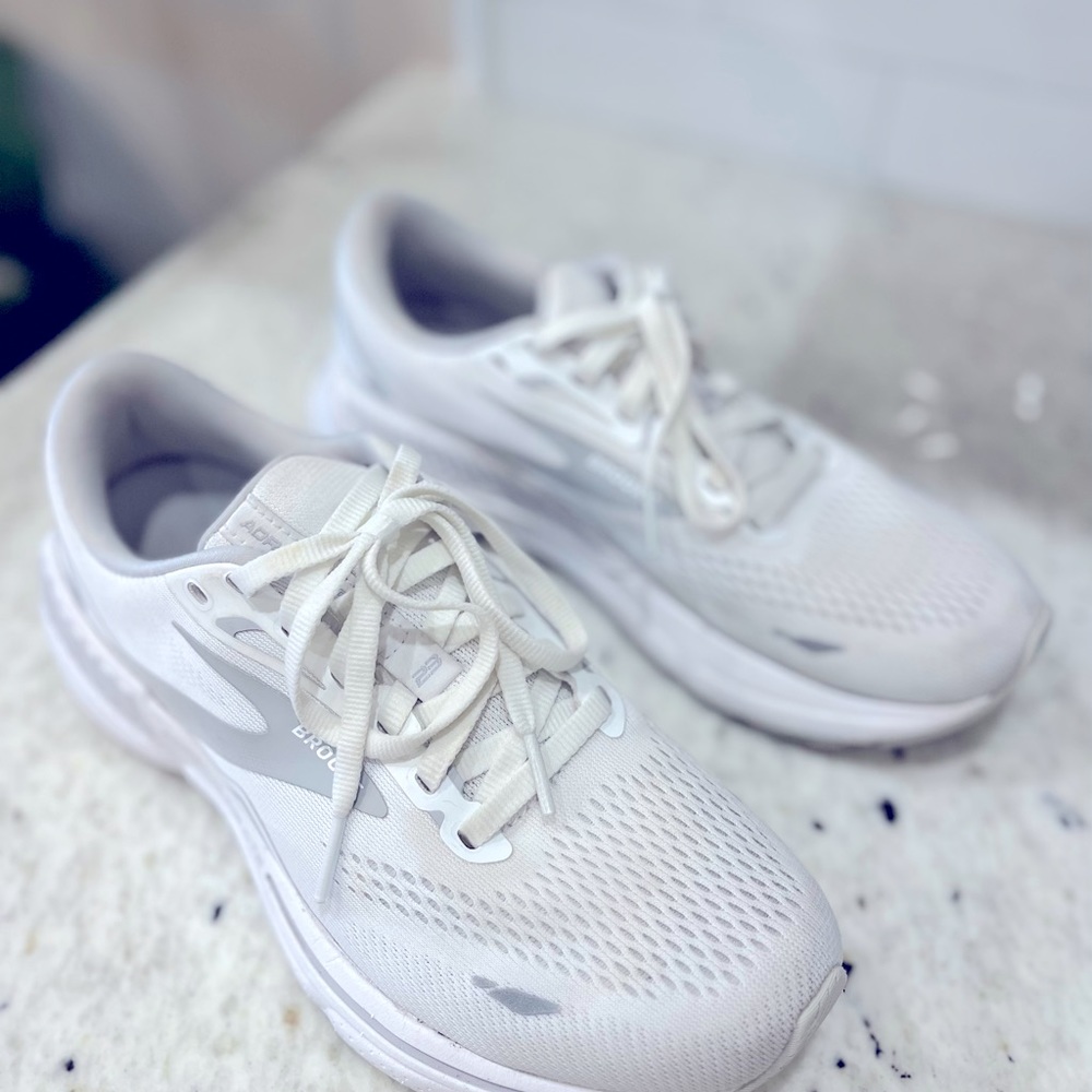 Brooks adrenaline women’s sneaker